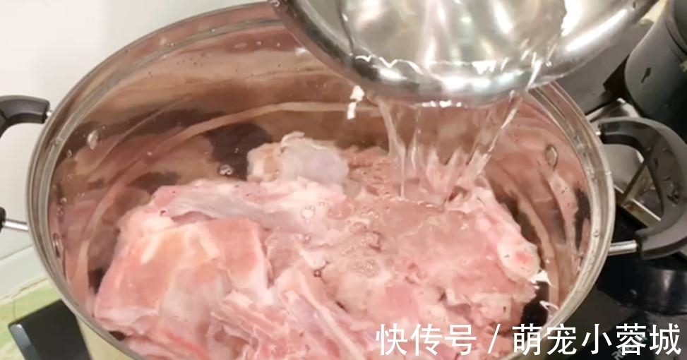 炖羊肉汤|炖羊肉时，有人先焯水，有人直接炖，大厨：全都不对，教正确做法