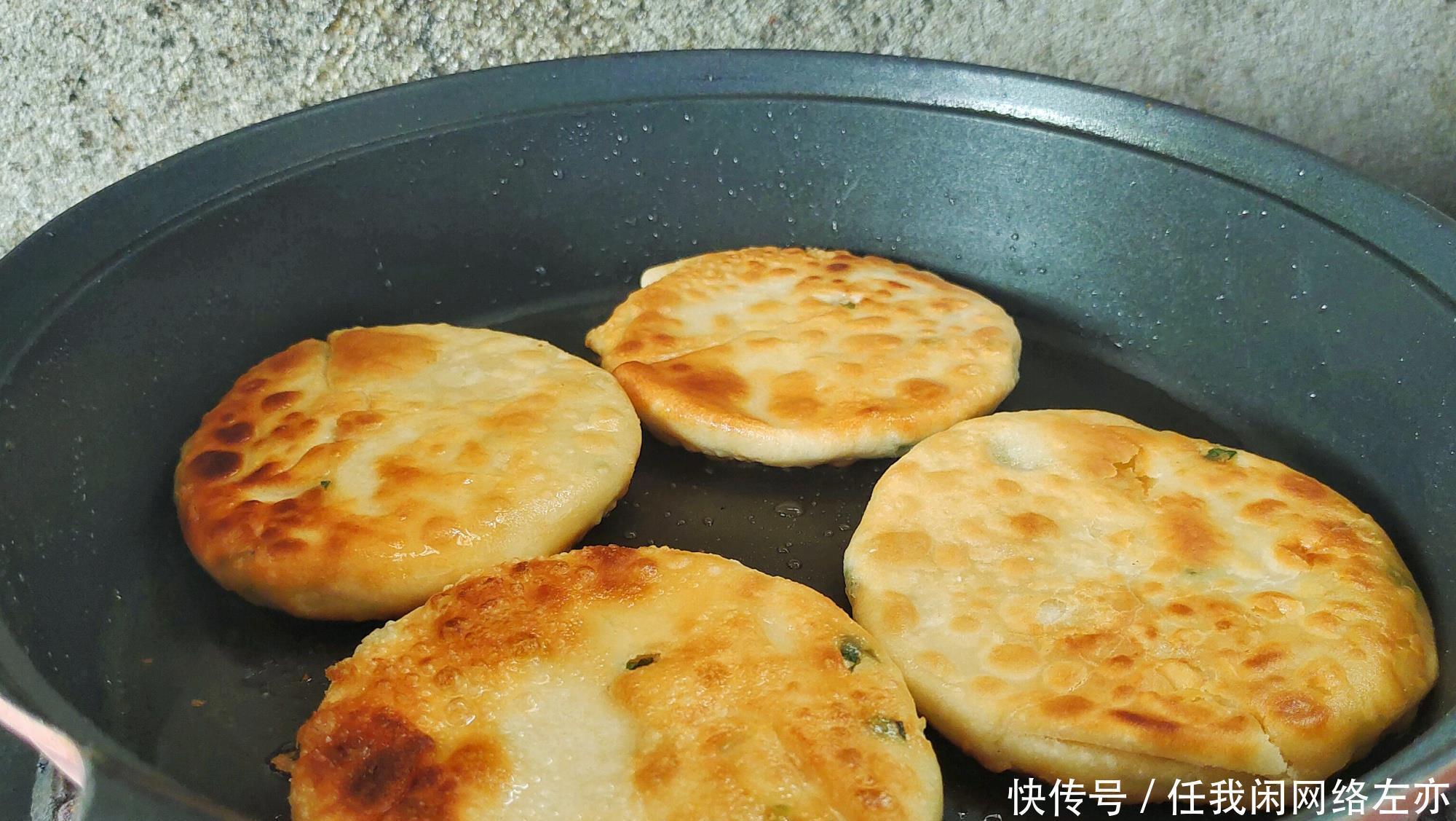 一碗面粉一把葱,教你做好吃的葱花饼,层多香软,做法简单