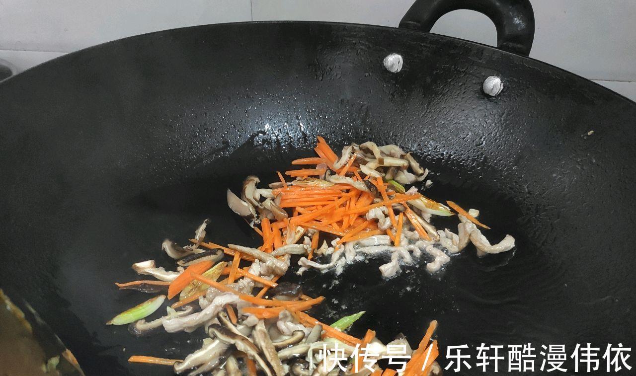 蘑菇|冬笋萝卜一起炒,味道鲜美,营养到位,助力减肥添动力