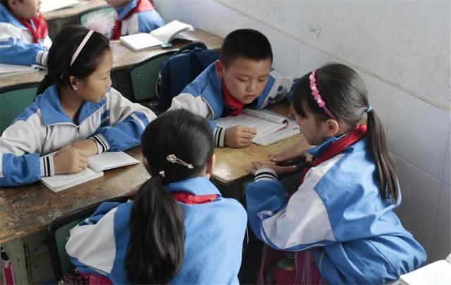 班主任|班主任长大后有出息的孩子,从小会有这3气质,全占的恭喜你