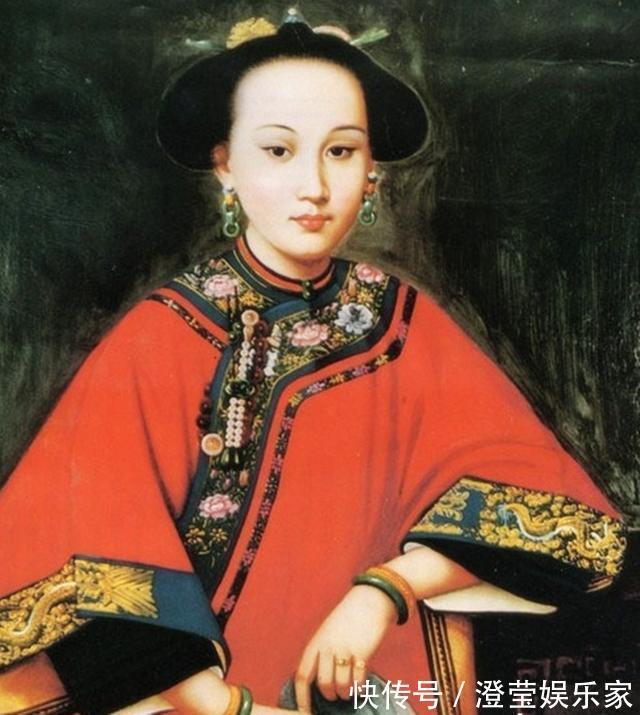 香妃#乾隆最宠爱的女人,死后棺材被人砍了一个大洞,只剩下了一个辫子