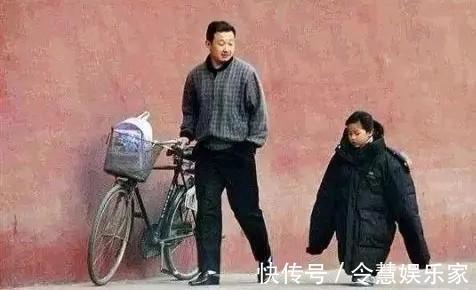 小李|“宁可生没出息的儿子,也不要有出息的女儿”这位爸爸的话很现实