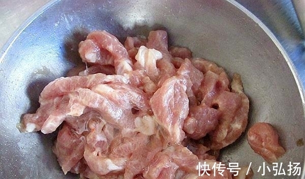 鸡枞菌|有钱就买这菜,300元多1斤,比松茸还贵,味香甜脆嫩,超滋补