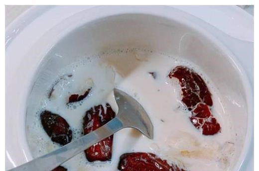 常吃|这菜我家常吃,一买就是几斤,常吃皮肤细腻有弹性,延缓衰老!