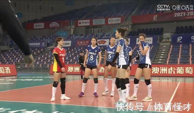 裁判|江苏女排2-3遭上海逆转，裁判争议判罚成比赛转折点