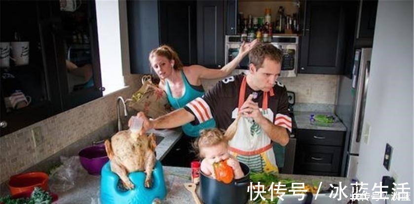 雨衣|妈妈提醒娃穿雨衣下台阶要提一下,随后萌娃的举动,让人笑翻了