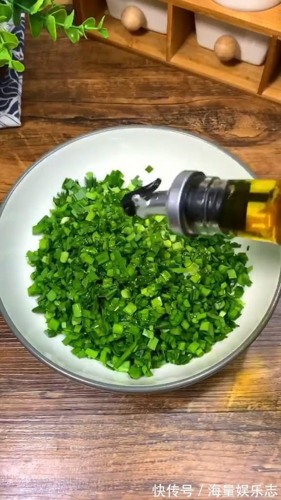 色拉油|零技巧韭菜盒子,不用和面,省时省力超简单,厨房小白一学就会