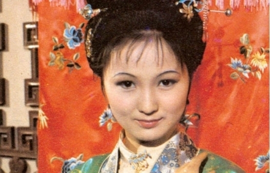 凤姐&《红楼梦》平儿的一句话,当场薛宝钗伪善面具,被撕裂了!