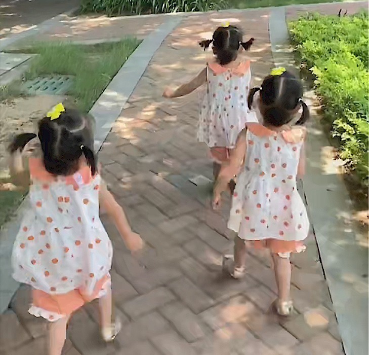 农村|三胞胎交给奶奶带了三个月,妈妈直接认不出,画面太真实