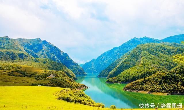 这里是西北藏族最漂亮的圣湖之一，湖光山色令人流连忘返