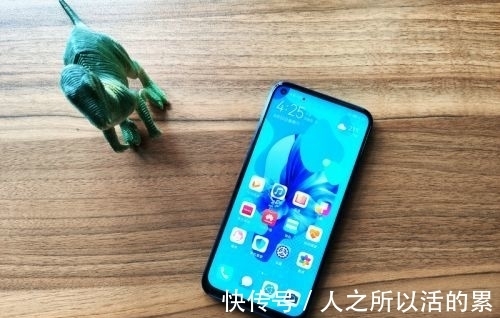 nov华为nova 5i评测：极点全面屏+后置2400万AI四摄 让美更进一步