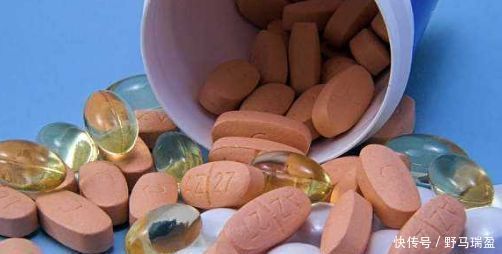 家里放过期的药片别随便扔3种药片用来养花很合适，可以尝试下