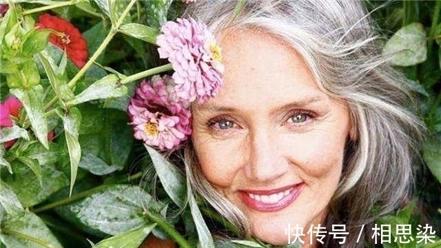 蒋雯丽 40岁或有白发的女人,最适合这4款发型,增加的气质可不止一点!