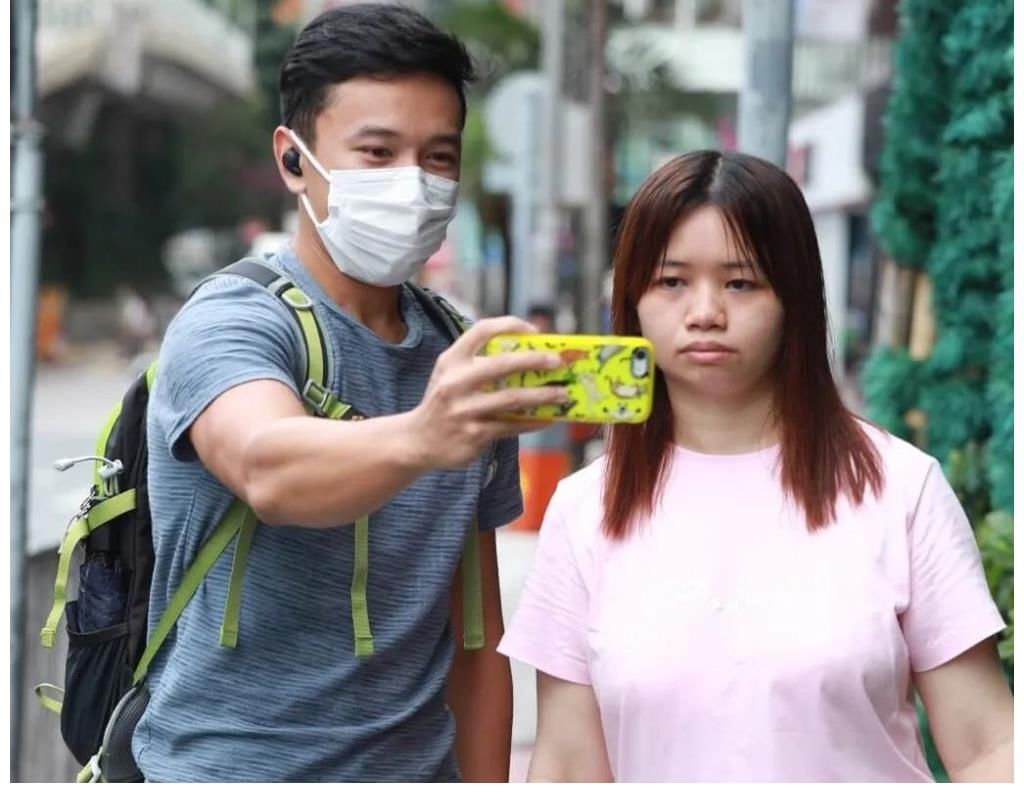 港姐|“最丑亚姐选手”得奖，37岁自称黄花闺女，被亚视签约力捧