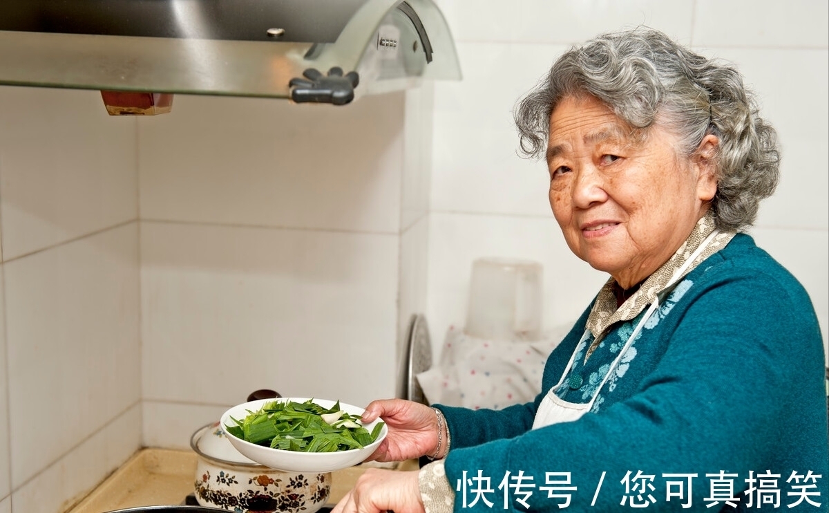 独处|90岁奶奶坦言:独处、不合群是老年人健康长寿的关键