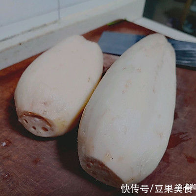 说起家常菜,莲藕炖猪蹄不能少