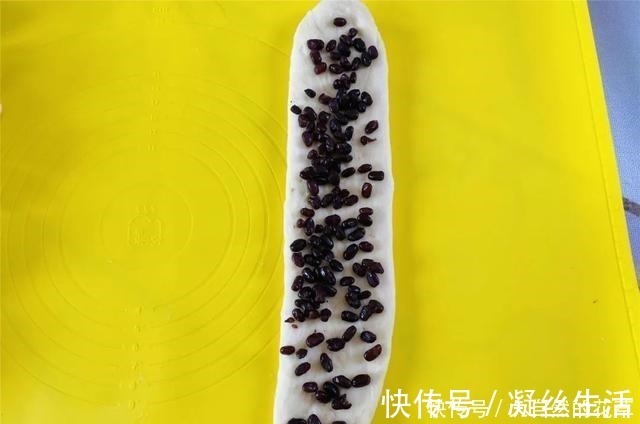 简单而朴素的做法,味道却不普通,最适合新手的烘焙入门面包