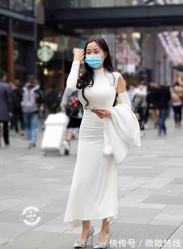 清新感 独特优雅的连衣裙装扮简约不失高端，唯美清新感十足，休闲俏皮！
