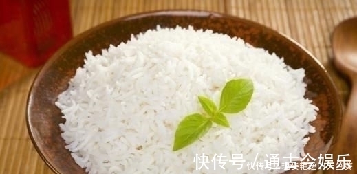 更香|蒸米饭时，别再傻傻只加水多加一勺“它”，米饭喷香粒粒分明