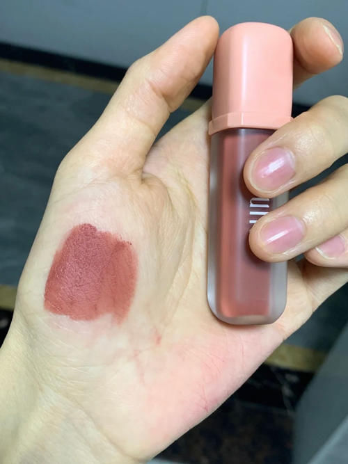 吃土女生必看，300块搞定全年彩妆护肤！