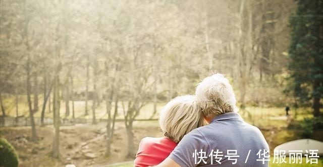 老两口|朋友去世了,我该删除他的微信吗?