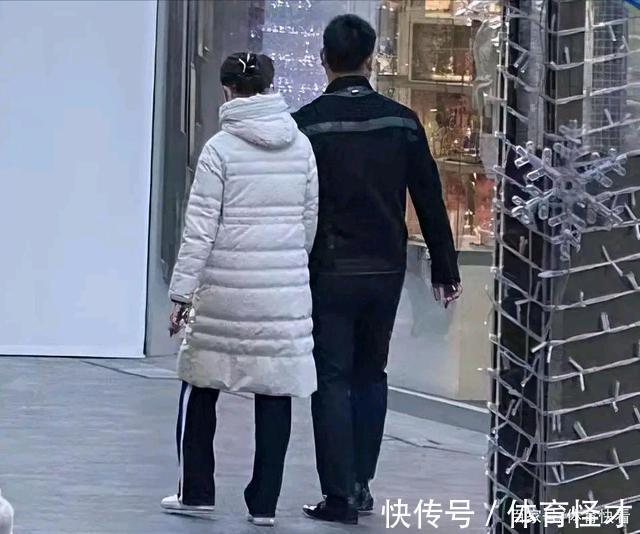 国乒|丁宁恋情曝光!国乒一姐和神秘男浪漫逛街,球迷们送祝福!
