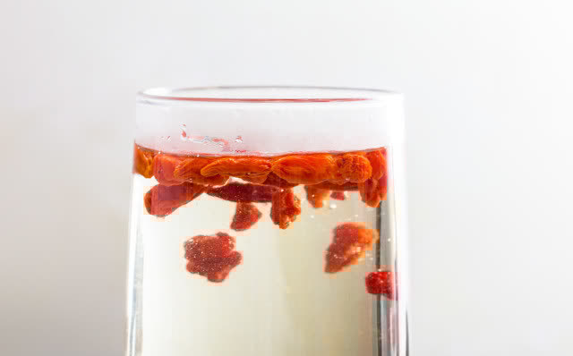 枸杞你选红的还是黑的泡水喝？记住3不要，泡出来的水才是黄金水