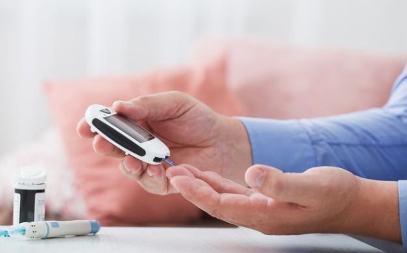 血糖|餐后血糖总控不好怎么办医生教你正确方式,有效控制血糖水平