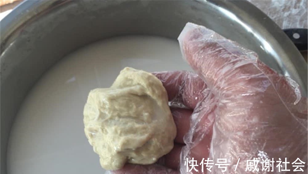 钓鱼技巧:蚯蚓饵料的非常规用法,不直接做饵料,钓鱼老手才懂得