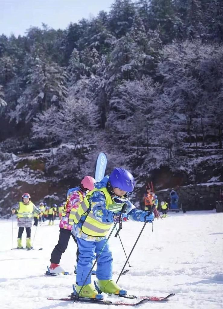 泡温泉|就在英山！又能滑雪又能泡温泉，人少又私密，是时候出发了