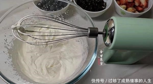 这甜点外卖一份30元,自己在家轻松做,软糯香甜,馅料也丰富