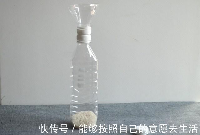 喝剩下的塑料瓶别再扔了，稍微改造一下，变成万能漏斗，非常实用
