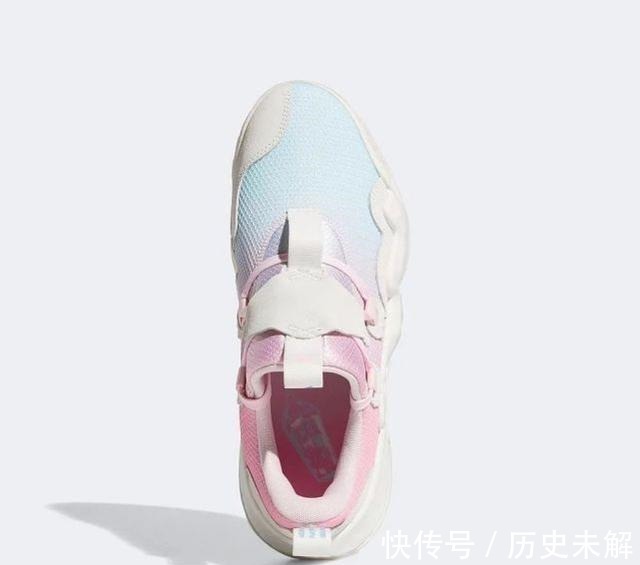 鞋款 阿迪签名鞋首发“棉花糖”配色,耐克阿迪也开始抄袭国产品牌了!