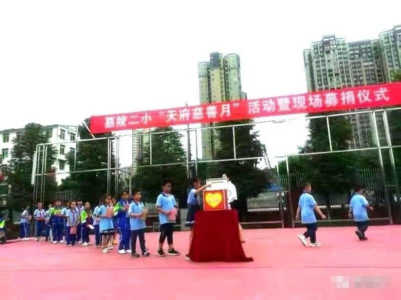 神经纤维瘤|云求助丨13岁男孩患神经纤维瘤背上凸起“小书包”父亲：“无论如何，我绝不放弃！”