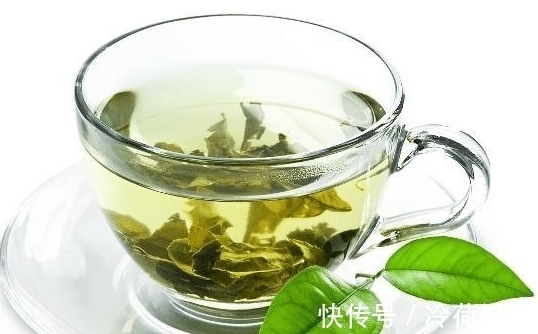 刷牙|为什么口臭自己闻不到?医生提醒:刷牙时多个小动作,从此告别口臭