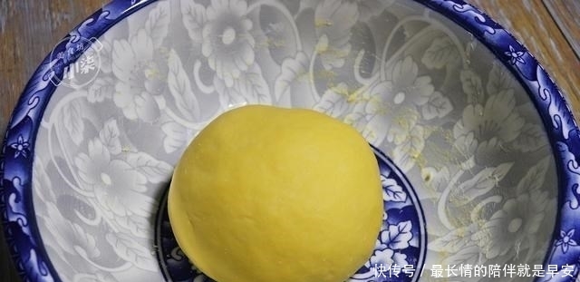 做烧饼别用水,这做法太香了,皮酥里软,空口能吃撑,比面包都香