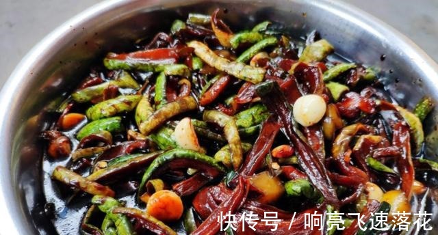 腌制|又到了腌黄瓜的季节,祖传秘方大公开,2小时就能吃,香脆又开胃!