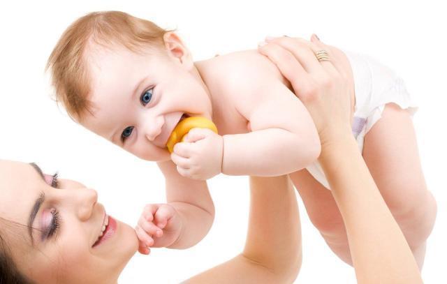 发育|宝宝几个月能翻身、会爬、走路、说话 赶紧对照下!