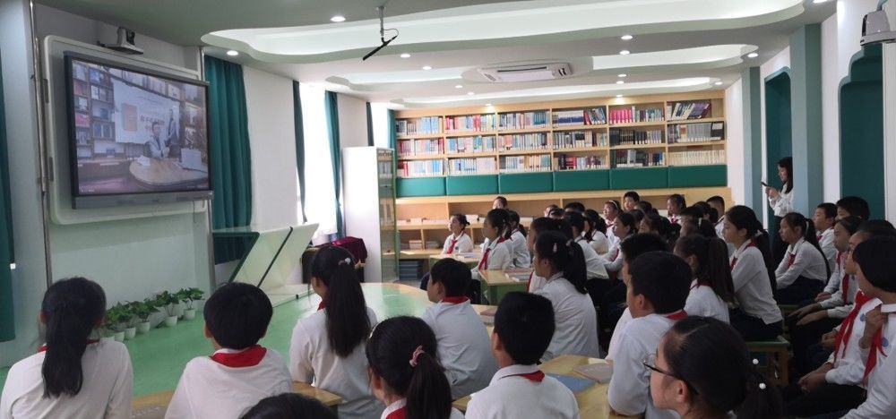 中国|余秋雨:中国文化是奔流不息的大江,不是江边的枯藤老树昏鸦