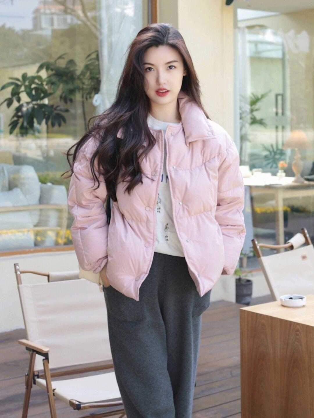 碎花裙 怎么穿保暖又减龄?快来试试这些“早春色”单品,甜美温柔又时髦