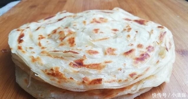 一碗面粉,开水一烫,简单搅一搅,柔软筋道,放凉不会硬,太好吃