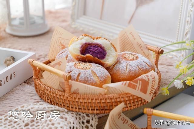 柔软香甜的紫薯奶酪面包，换个造型让人眼前一亮，做早餐真棒