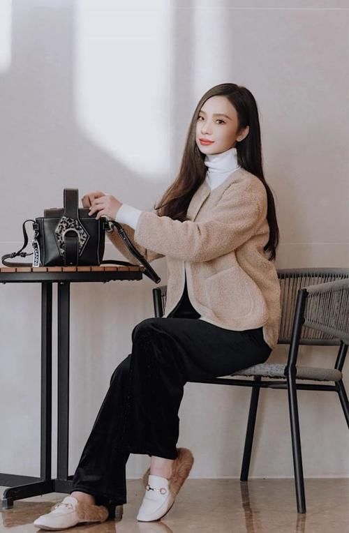  气质|“奶茶色”今年开挂了，一穿就很有气质