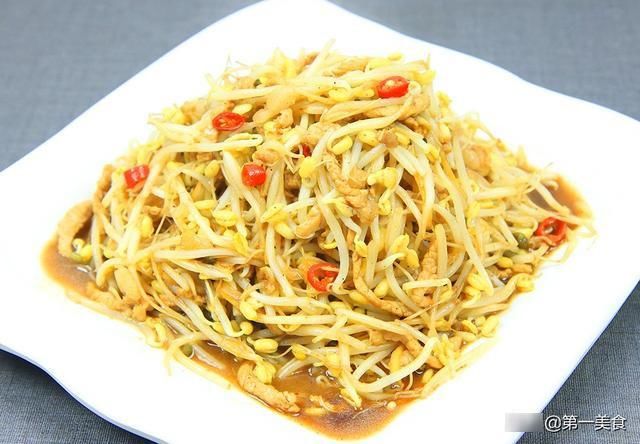 绿豆芽|绿豆芽炒肉丝怎么做不出水，厨师长教你小技巧，清脆爽口又入味