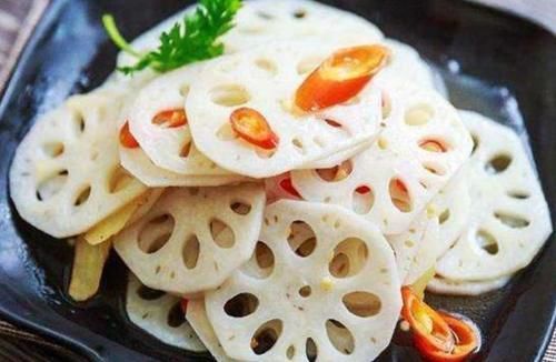 凉拌藕片怎么做才不发黑?牢记3窍门,藕片白净如雪,脆爽可口