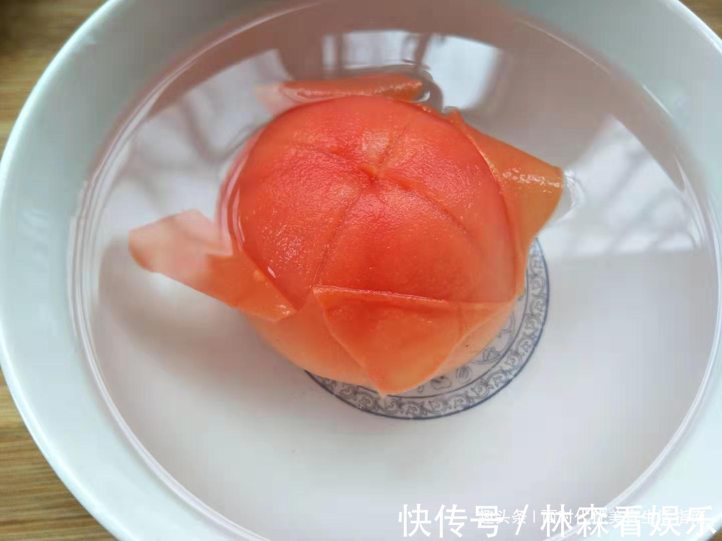 鸡蛋饼|儿子早餐就爱它,柔软鲜嫩,爽口开胃有营养,我家一周吃五次!