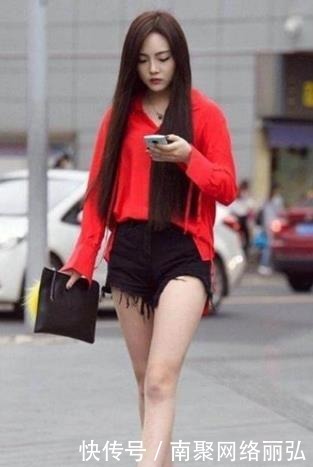 街拍:清纯可爱的邻家女孩,清新优雅,不失女人味