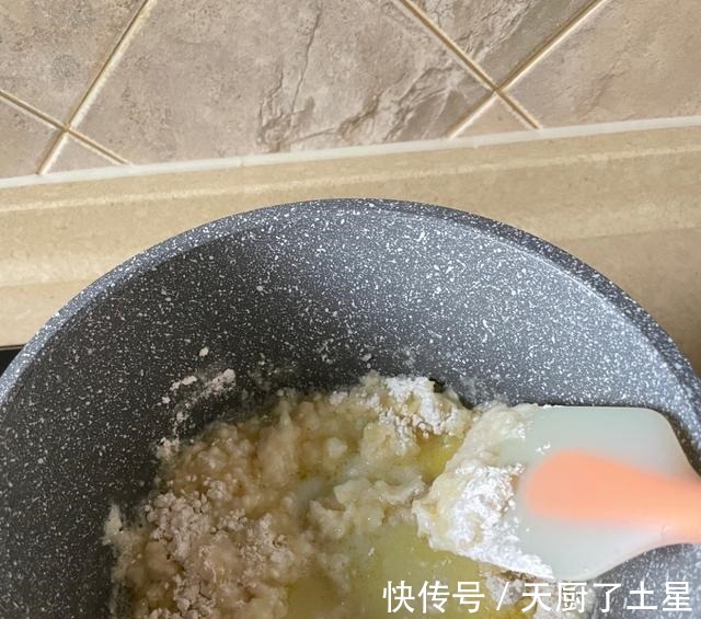 搅拌均匀|泡芙还在吃奶油的，来试试冰淇淋版，入口冰凉又软嫩，奶香十足！