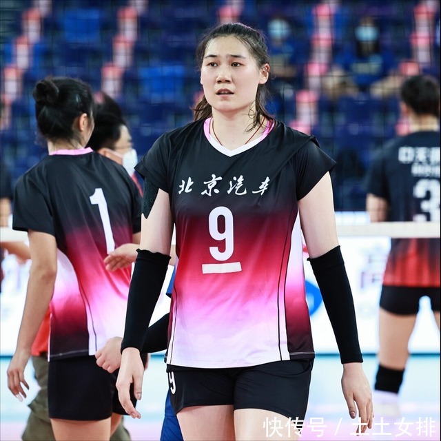 李珊|死马当活马医!北京女排出怪招,196副攻改打强力接应
