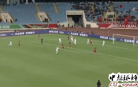 李霄鹏|李霄鹏今晚最大败笔:当红国脚今晚禁区内原地看球5秒被进球!